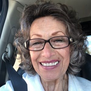 Meet your Posher, Maria dolores